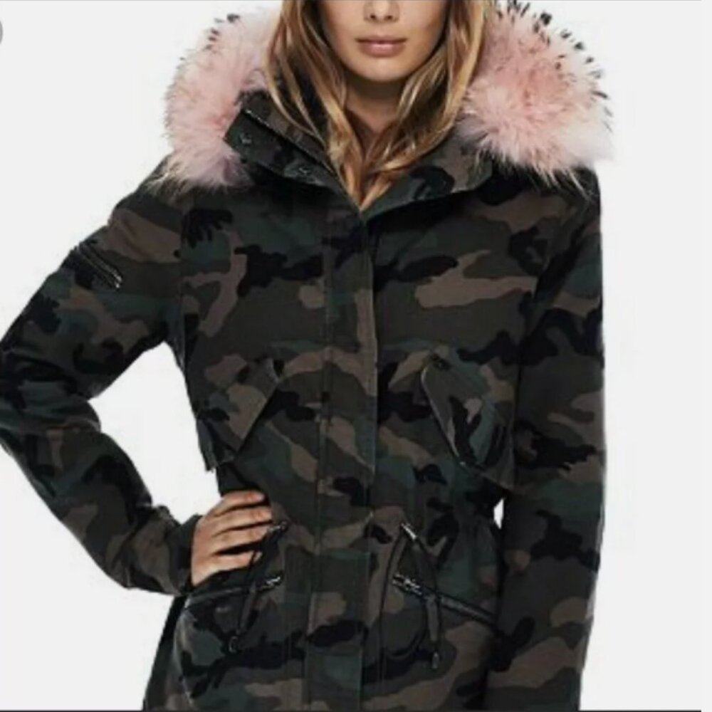 SAM. Camo & Pink fur jacket size XS